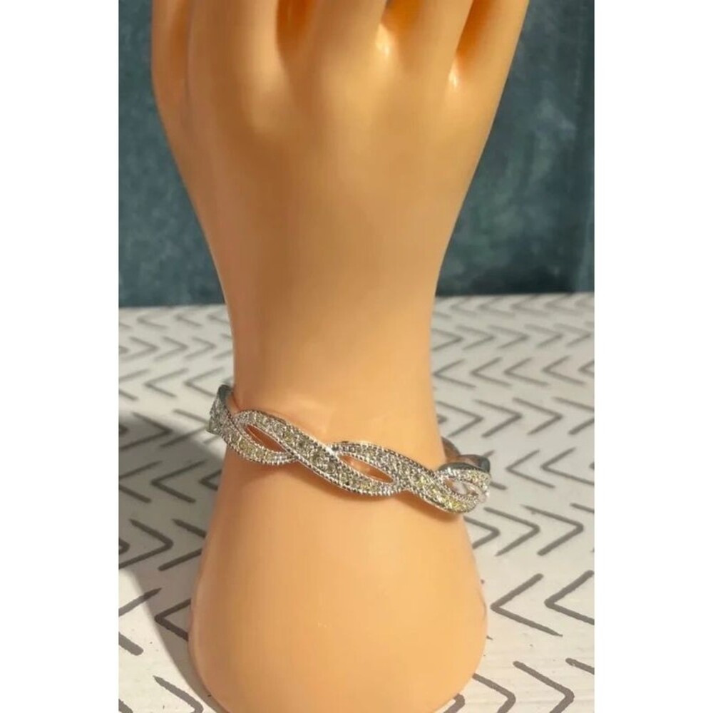 Premier designs hinged bracelet